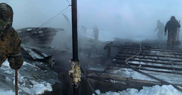 Пожарные Селтинского района потушили возгорание на ферме 