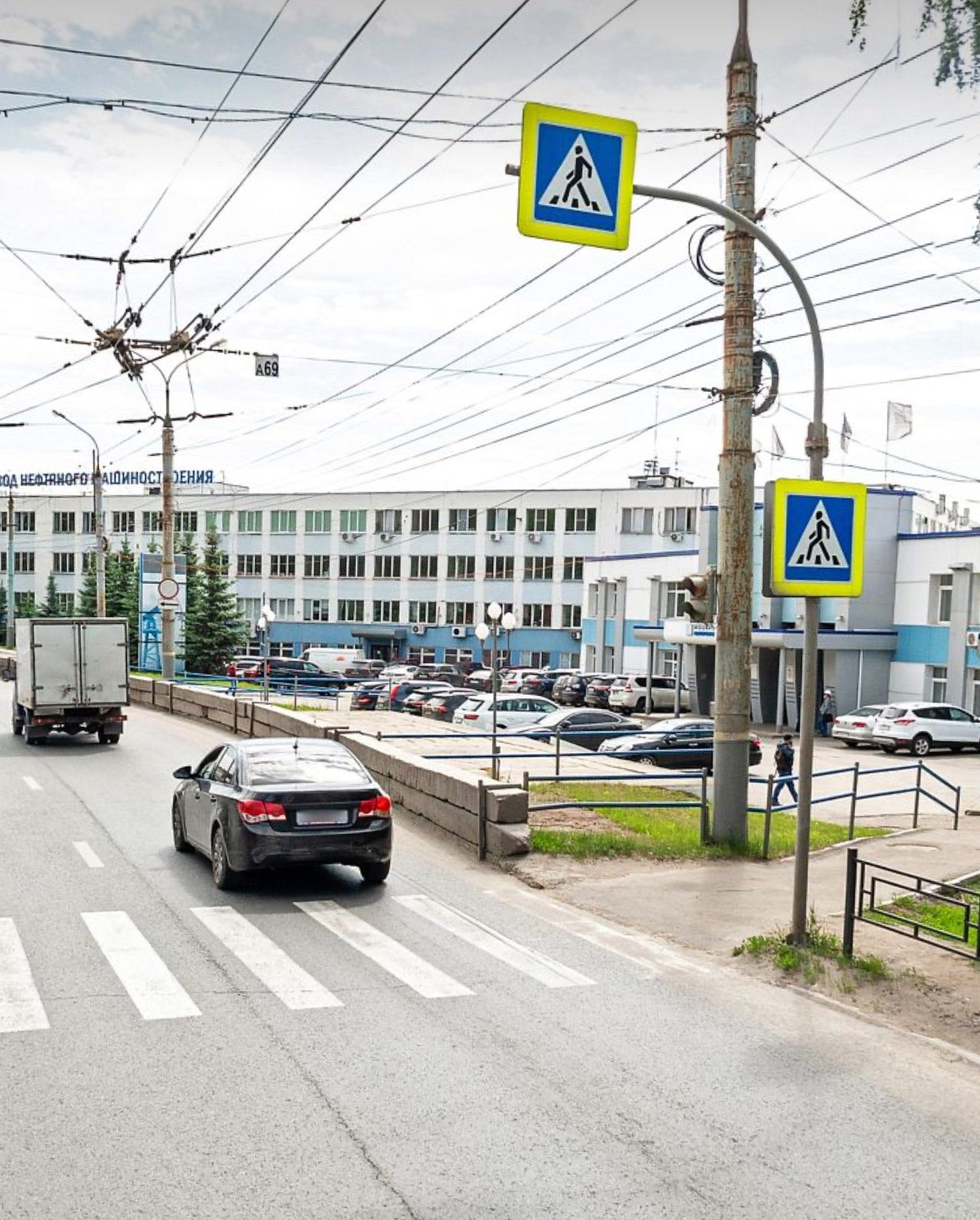 Новый вызывной пешеходный светофор в Ижевске и законопроект о запрете вейпов в России: новости к этому часу