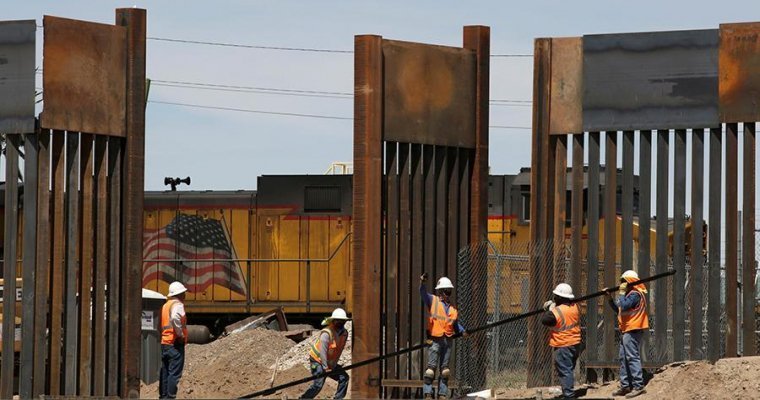 В США подписали контракты на 1 млрд долларов для строительства стены с Мексикой