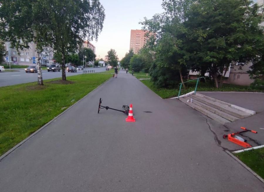 В Ижевске водитель электросамоката сбил на тротуаре 7-летнего ребёнка