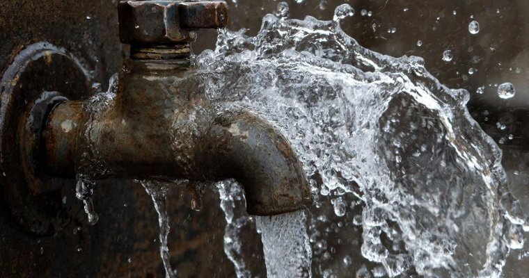 Жители Ижевска не остались без воды в кранах после порыва в Металлурге