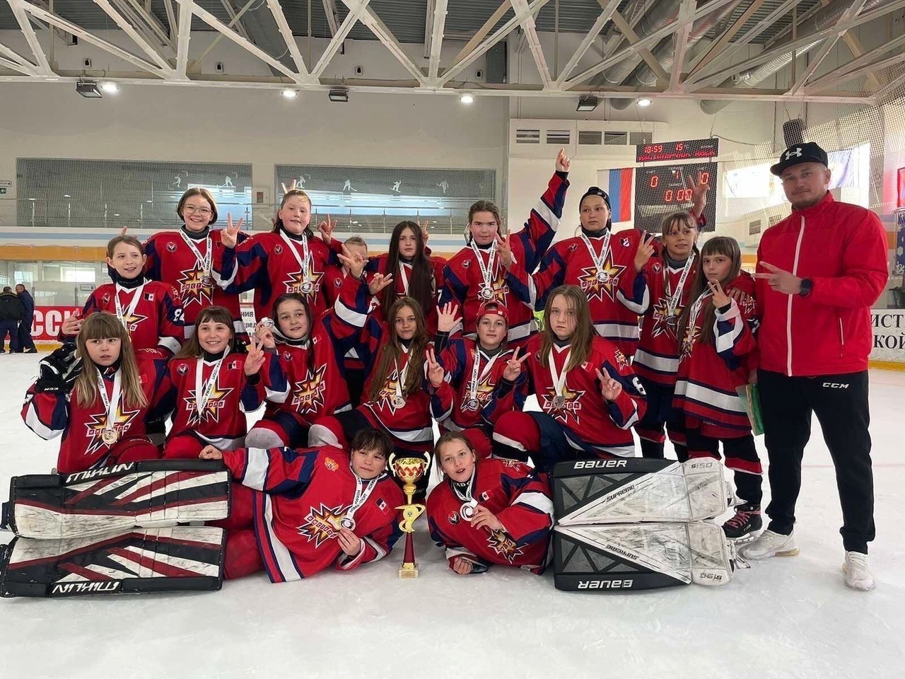 Юные хоккеистки Ижевска завоевали серебро Всероссийского турнира «Золотая шайба»