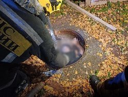 В Ижевске пожарные спасли провалившегося в колодец мужчину