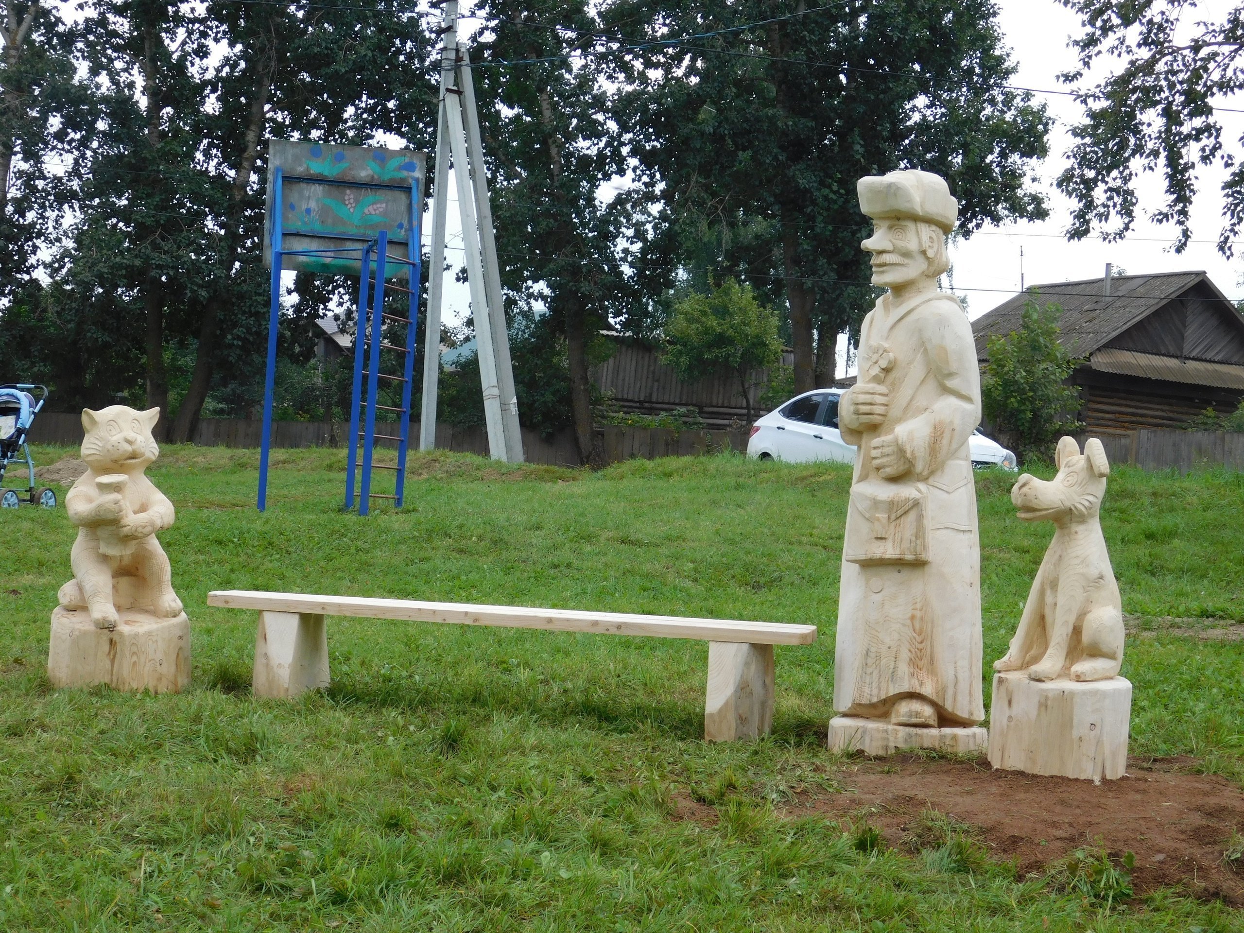 В Завьяловском районе Удмуртии появился парк деревянных скульптур
