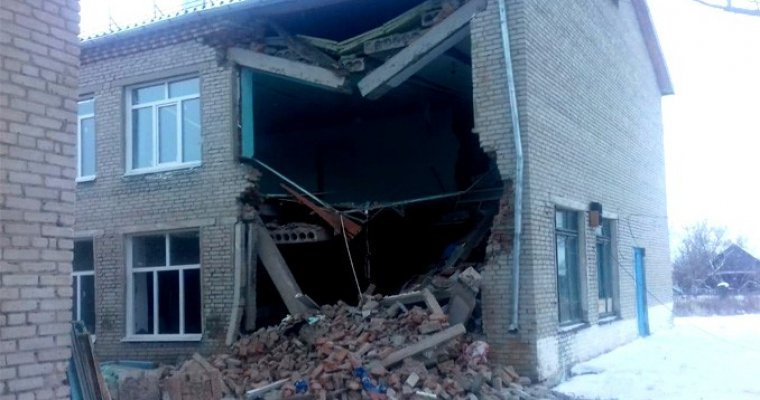 СК возбудил дело из-за обрушения школы при замене окон в Сибири