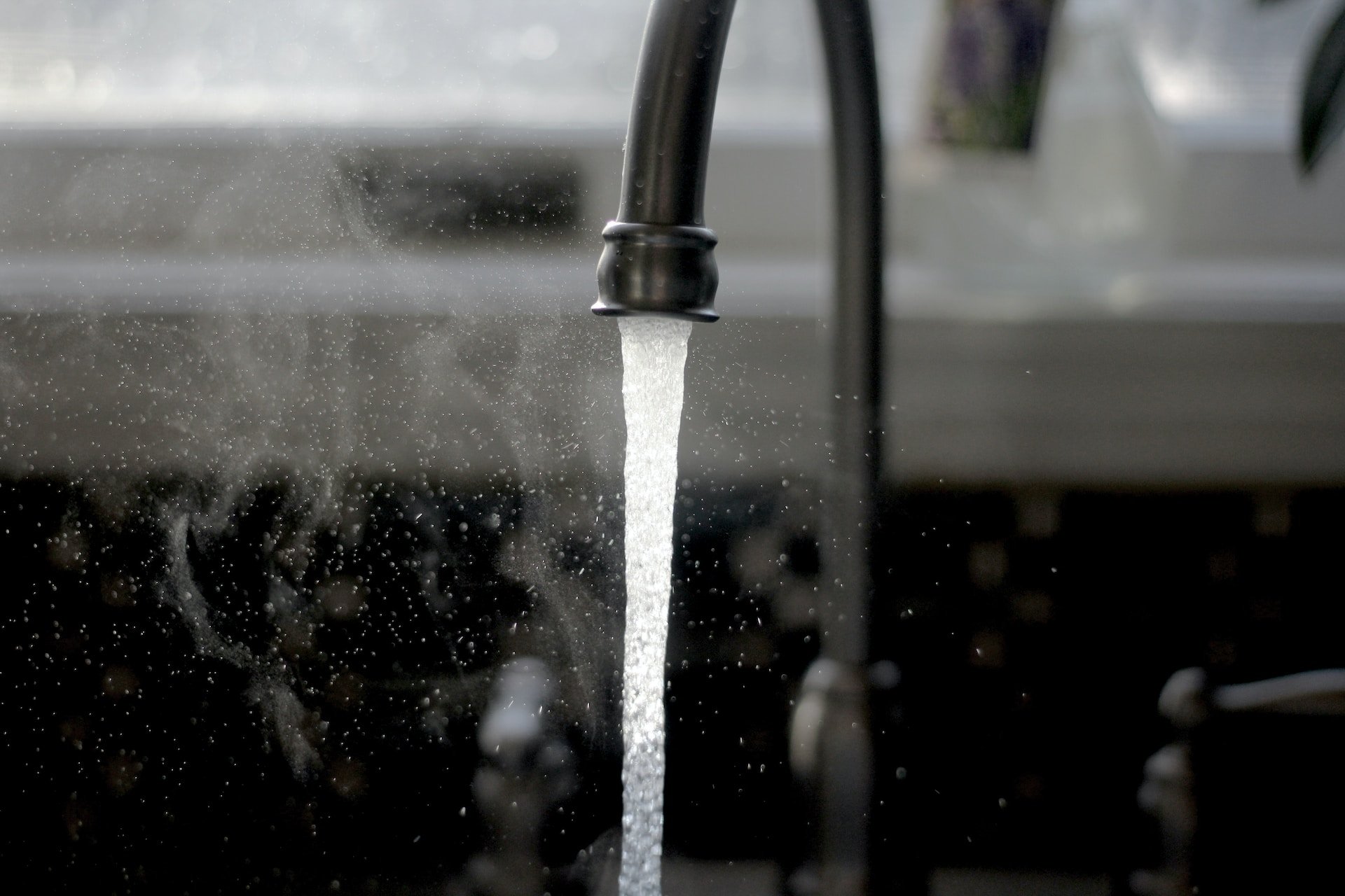 Специалисты проверили качество воды в домах жителей Удмуртии