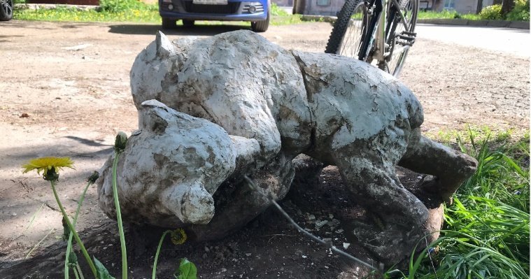 В Ижевске украли скульптуру белых медведей