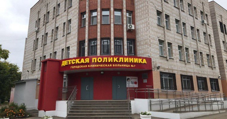 Электронную очередь ввели в прививочной зоне ижевской поликлиники