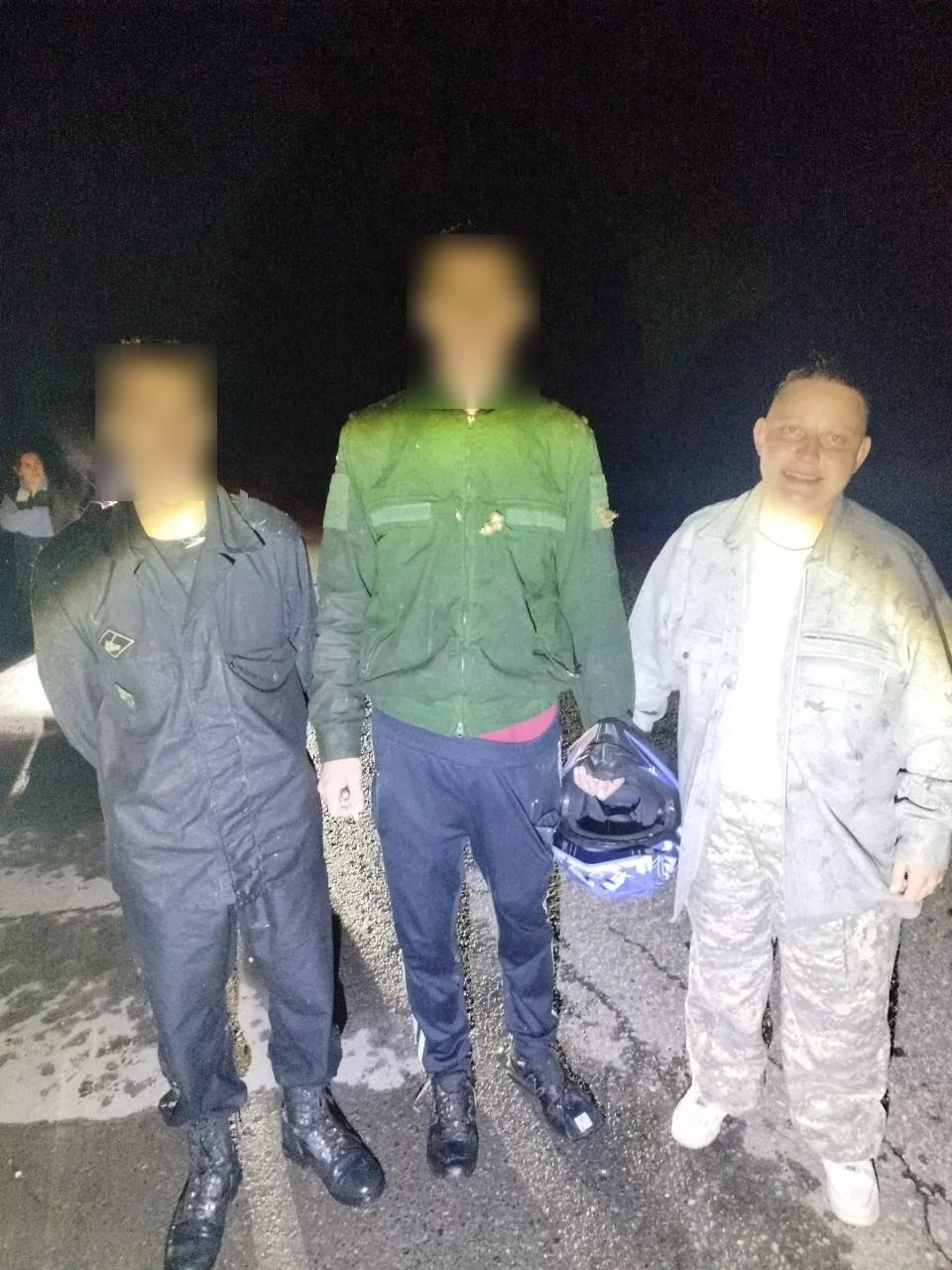Добровольцы за час нашли заблудившихся в лесу Завьяловского района мотоциклистов