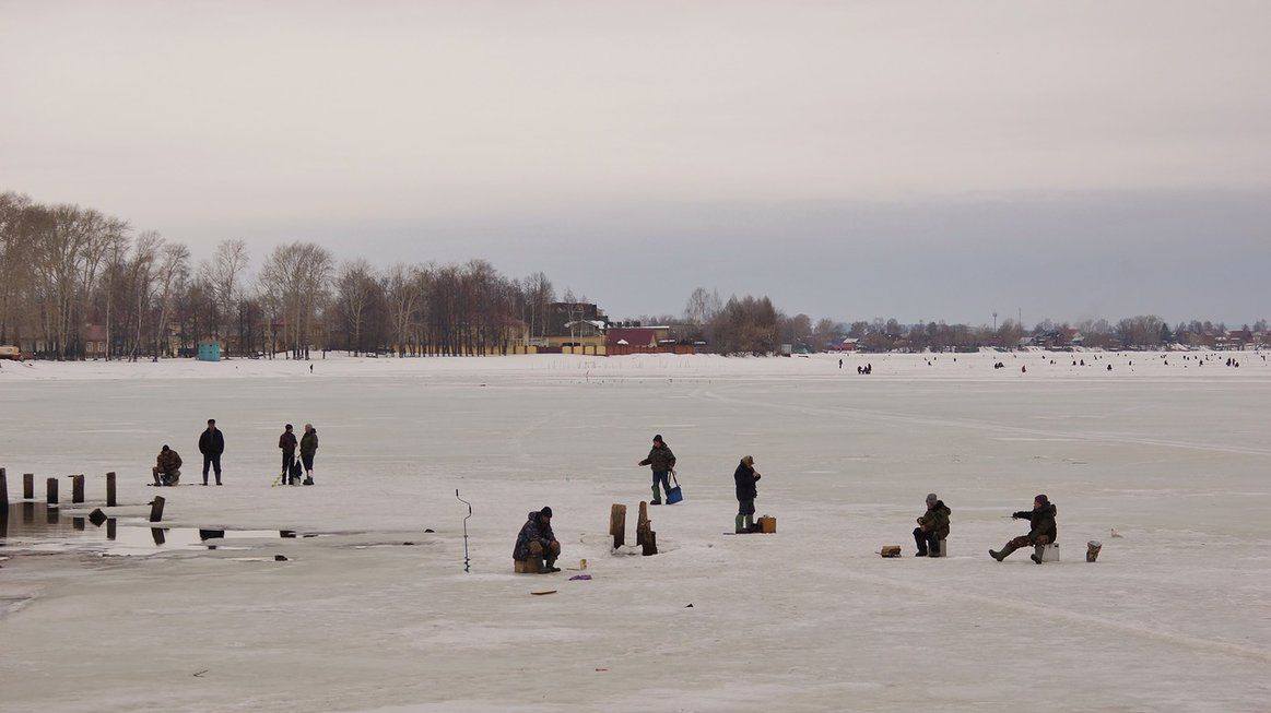 В Воткинске запретили выходить на лед городского пруда