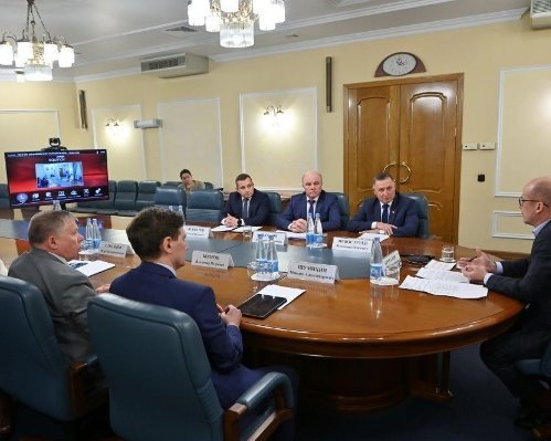 Глава Удмуртии обсудил с руководителями партийных фракций Госсовета экономическую повестку