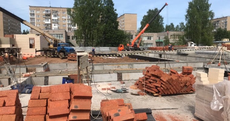 В Ижевске проверили ход строительства школы № 61