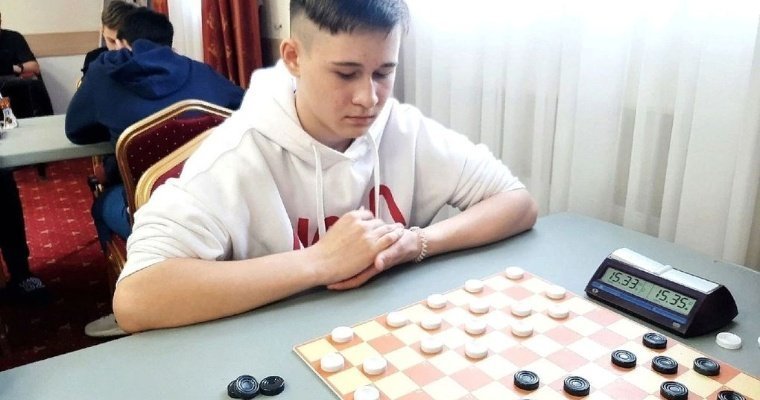 Малопургинский гимназист стал мастером спорта России по шашкам