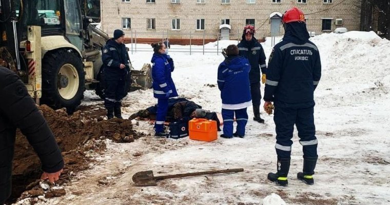 Грунт обвалился в парке Кирова в Ижевске: пострадал 1 человек