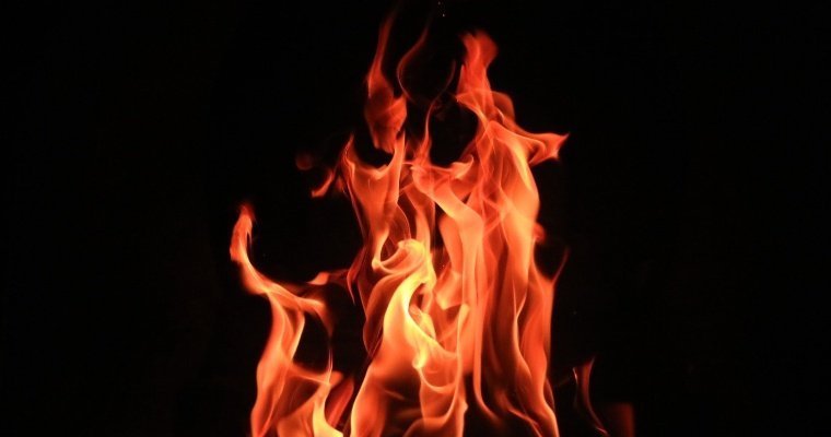 Один человек погиб при ночном пожаре в Ижевске