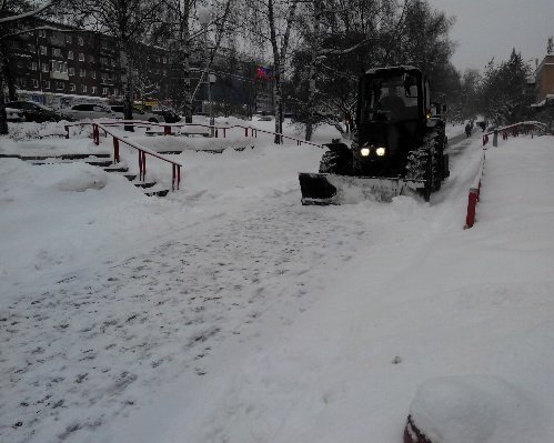 Жилищная инспекция Удмуртии проверит качество уборки придомовых территорий от снега