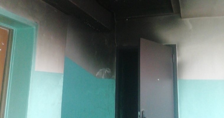 Пожар произошел в многоквартирном доме на улице Сабурова в Ижевске