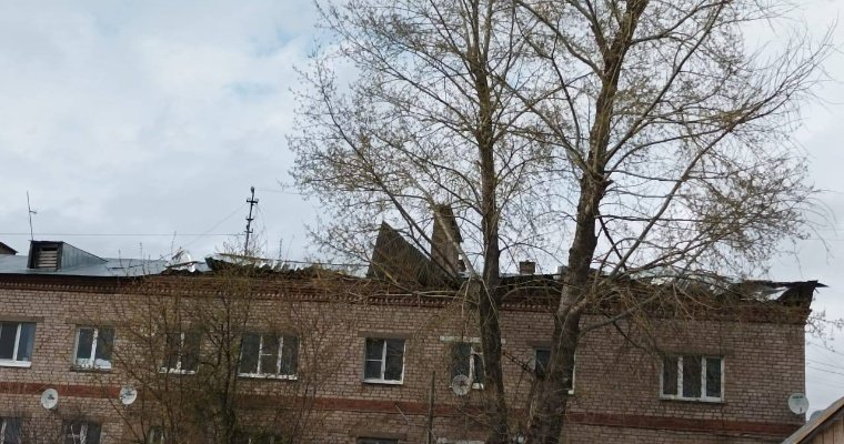 Ветер повредил крыши нескольких домов в деревне Пирогово под Ижевском