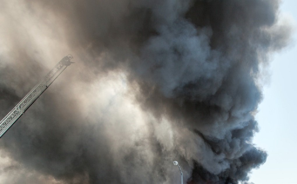 Украинские дроны устроили пожар на нефтезаводе в Краснодарском крае
