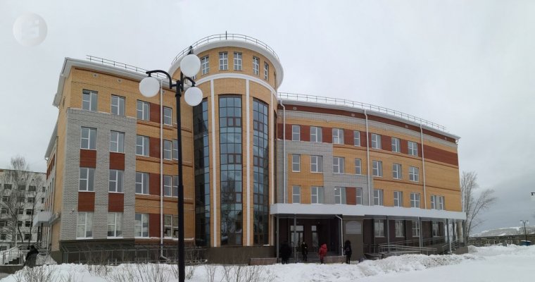 Поликлиника-долгострой на улице Баранова в Ижевске заработает 22 марта