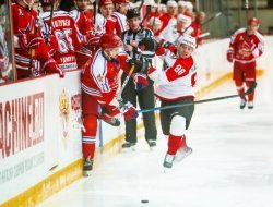 Хоккейный клуб «Ижсталь» уступил альметьевскому «Нефтянику»