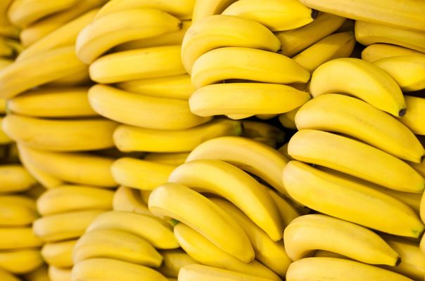 Трех мужчин в Кировской области осудили за кражу фуры с бананами на 7,6 млн руб