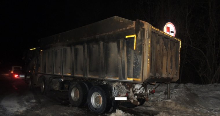 Загоревшийся грузовик в Удмуртии, сбой в работе соцсетей и самые богатые холостяки из России: что произошло минувшей ночью