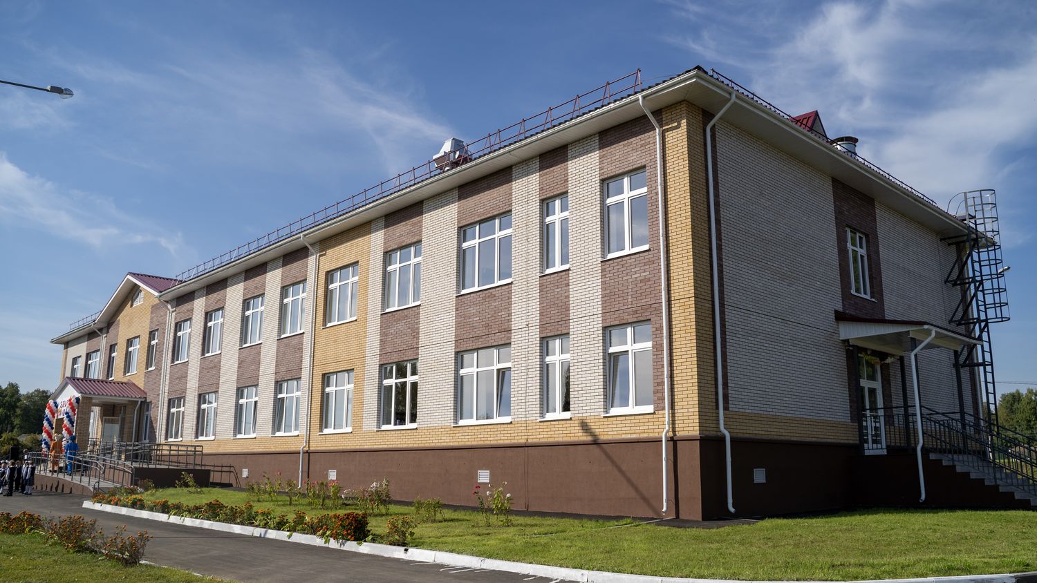Новая школа открылась в Завьяловском районе 