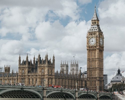 Великобритания ввела санкции против 92 физических и юридических лиц из России