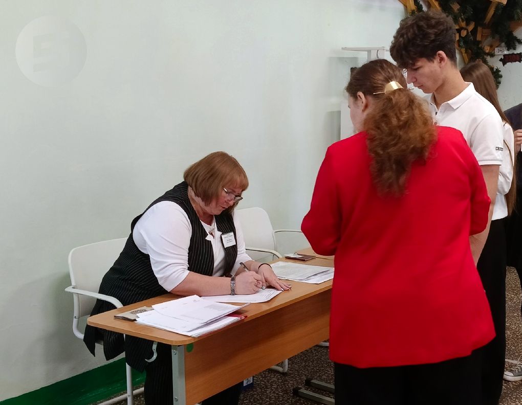 Четыре школьника написали в Удмуртии ЕГЭ по русскому языку на 100 баллов