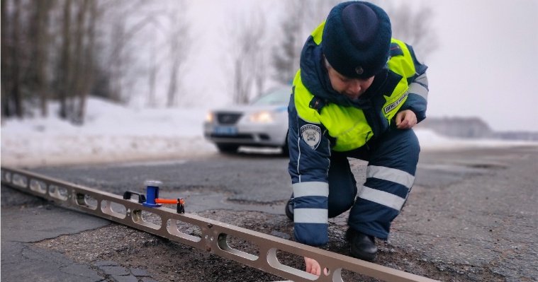 Госавтоинспекция обследовала аварийные участки дорог в Воткинске