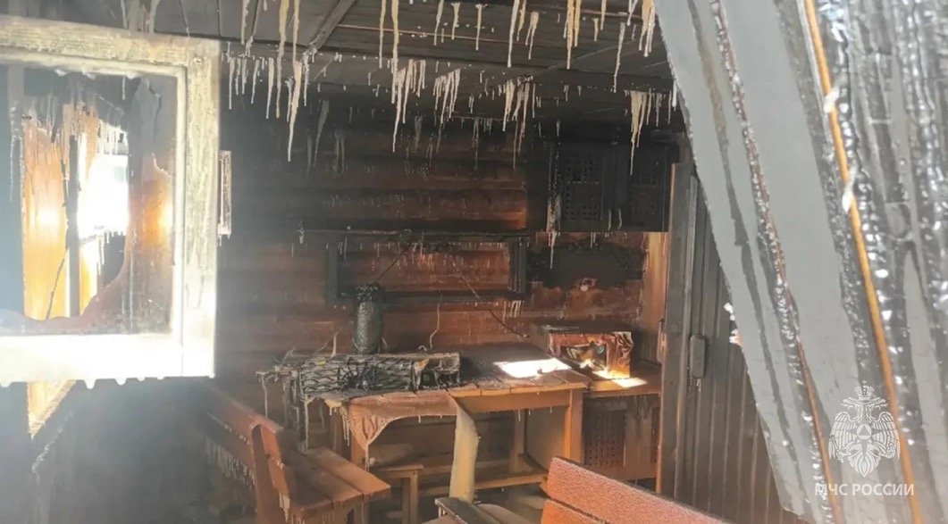 Банный комплекс загорелся в Можге 8 марта 