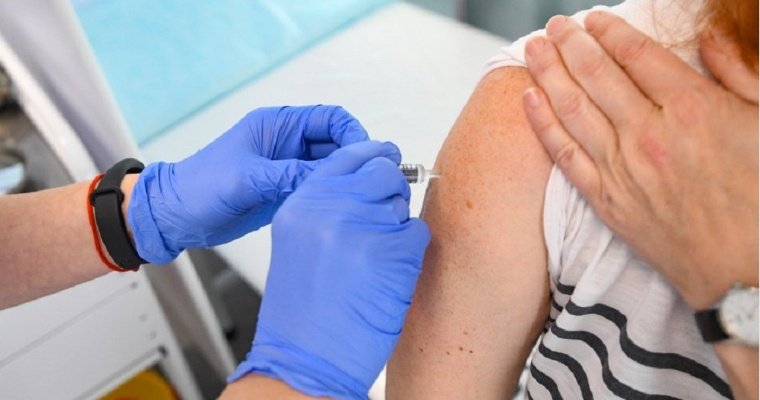 Молодым жителям Греции заплатят за вакцинацию по 150 евро 