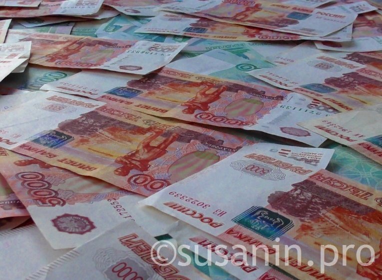 В Вавожском районе судебный пристав обвиняется в незаконном получении денег от предпринимателя за информацию о должниках