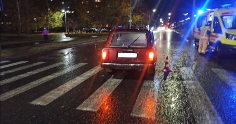 На пешеходном переходе в Глазове водитель сбил женщину с ребенком 