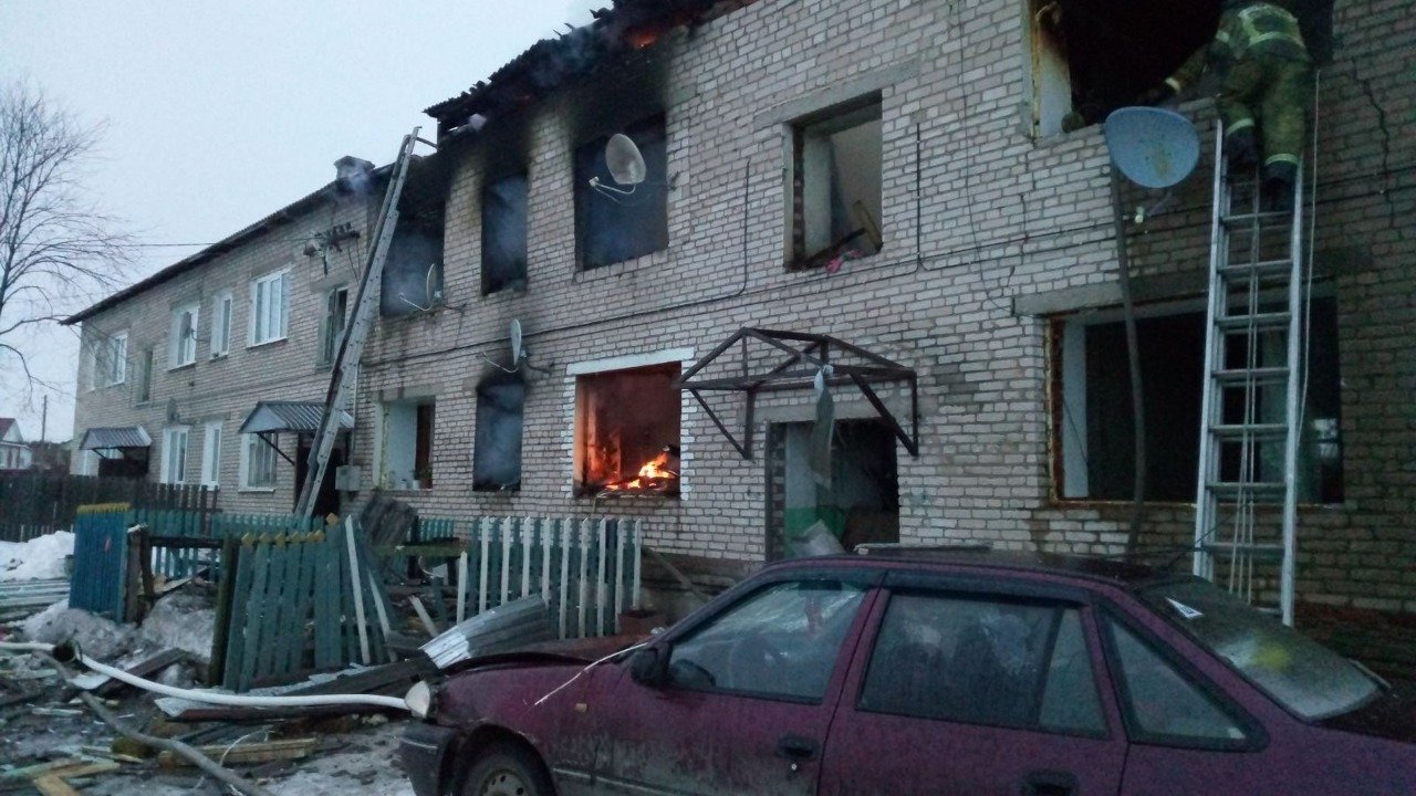 Одного из пострадавших на пожаре в Игре доставят в Ижевск вертолетом