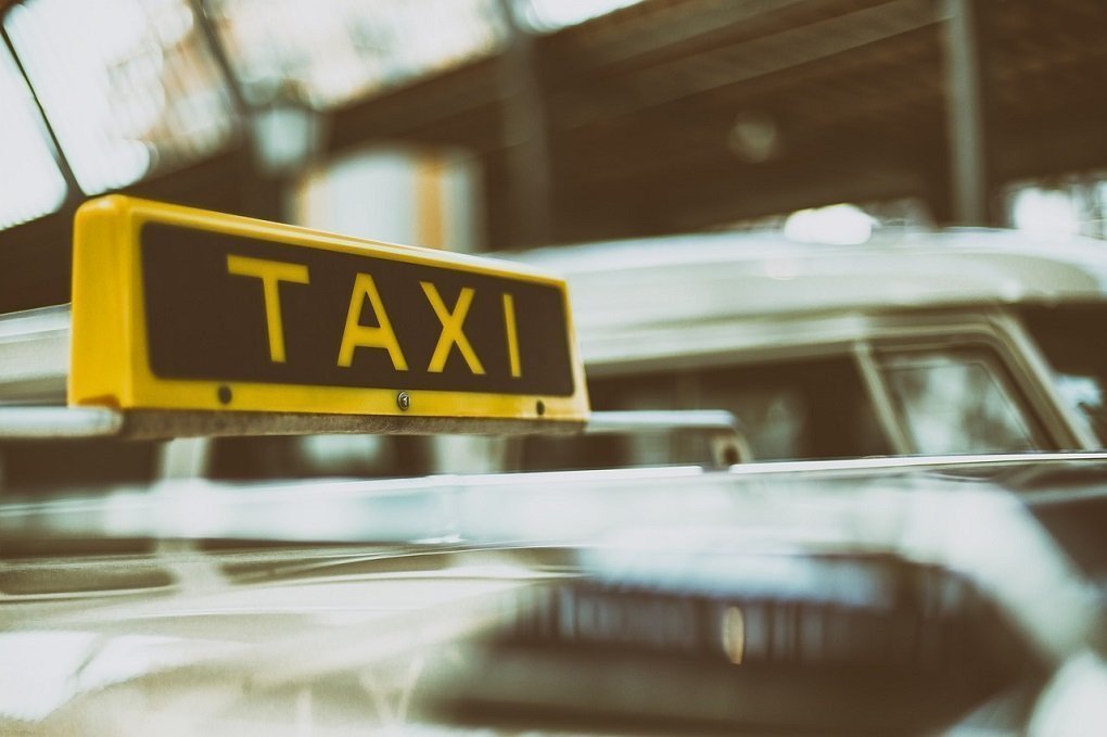У таксистов-нелегалов в России могут начать изымать машины