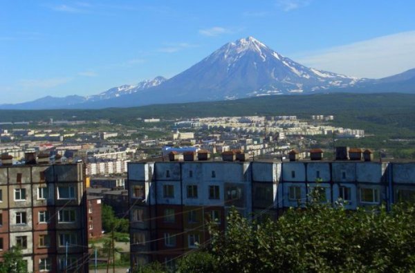 Индустриальная петропавловск камчатский. Северо Восток Петропавловск Камчатский. Улица Дальневосточная дом г Петропавловск-Камчатский Камчатский. Улица Индустриальная Петропавловск Камчатский. Петропавловск-Камчатский пятиэтажки.