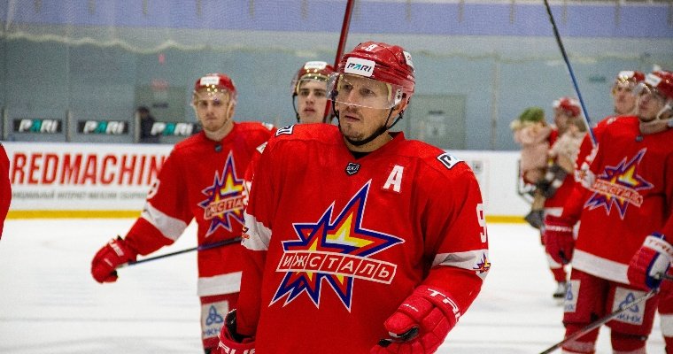 Хоккеисты «Ижстали» забили три шайбы в матче с «Горняком-УГМК»