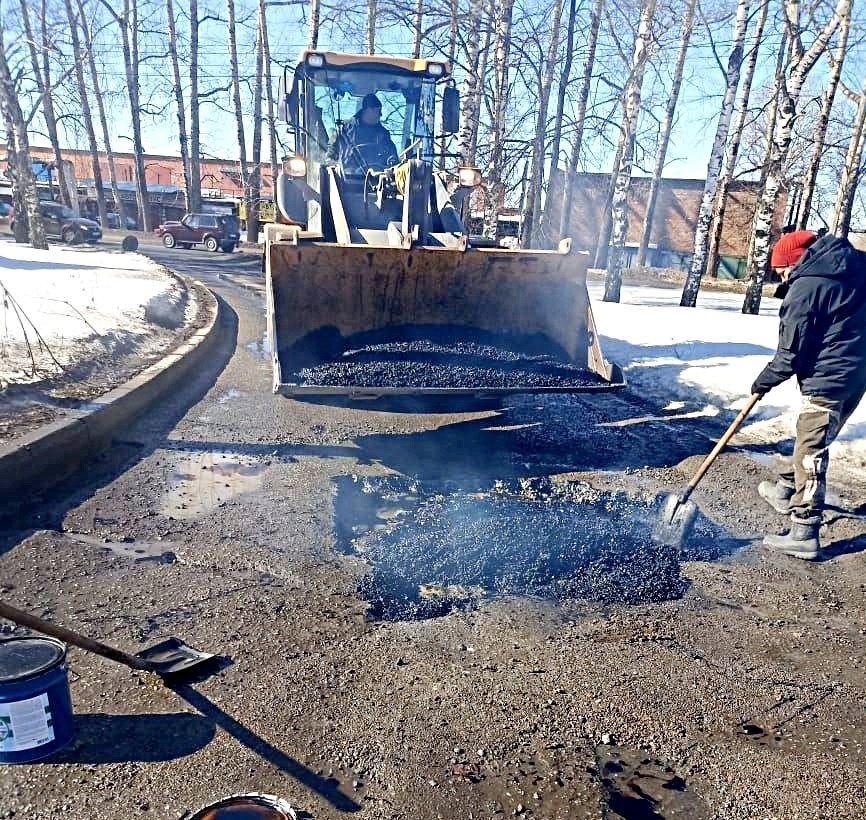 В Глазове после запуска асфальтового завода планируют начать ямочный ремонт