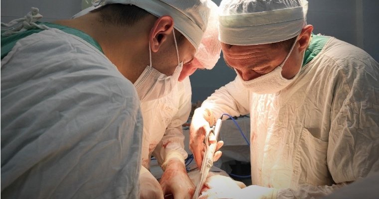 Хирурги Ижевска прооперировали пациента с увеличенной в 15 раз селезёнкой