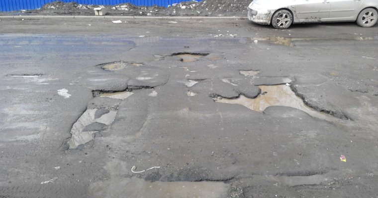 Администрацию Глазова обязали отремонтировать тротуары в районе центральной кольцевой развязки