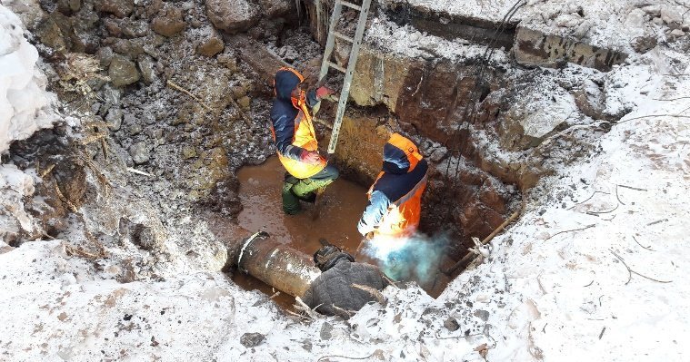 В Ижевске локализовали порыв водопровода на улице Вадима Сивкова