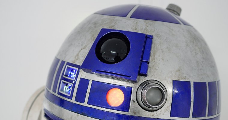 Знаменитого робота R2-D2 продали на аукционе почти за 3 миллиона долларов