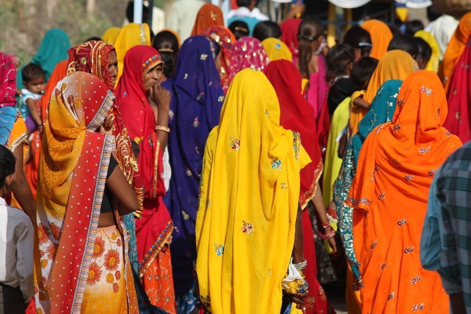 В Индии женщины в борьбе за равенство выстроили живую стену длиной 620 км