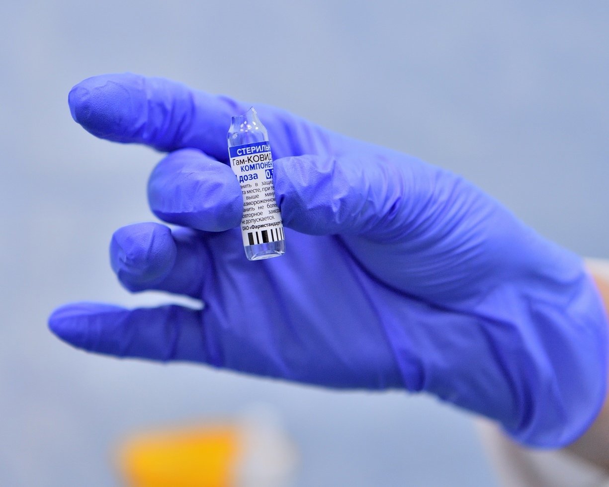 Эта ваша вакцина: откуда взялся чип и зачем прививаться от ковида