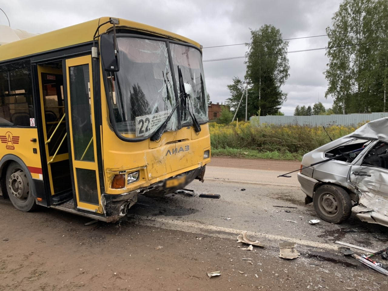 Пять человек пострадали в аварии автобуса и легковушки в Ижевске // ИА  Сусанин - проверенные новости Ижевска и Удмуртии, факты и описания событий.