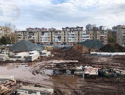 Жители Ижевска возмутились обилием грязи рядом со стройкой школы №61
