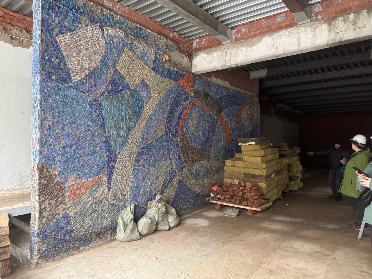 Итоги дня: вопрос сохранение мозаики в ижевском ЛД Ижсталь и тайна грибка на ясенях вдоль улицы Ленина