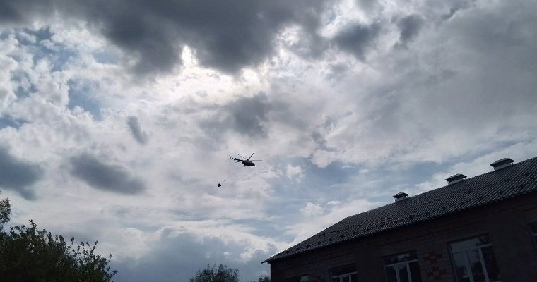 Вертолёты завершили проливку очагов пожара на бывшем военном арсенале в Пугачёво